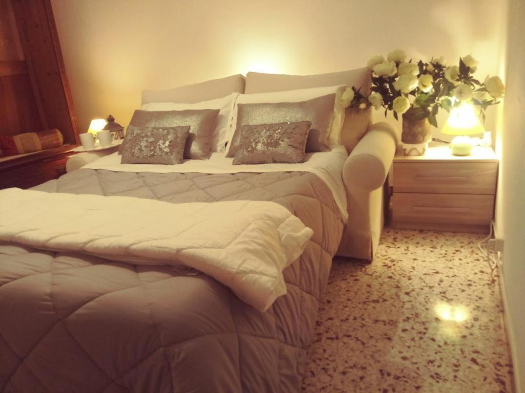 Appart Dormire Nel Cuore Di Foligno Bilik gambar